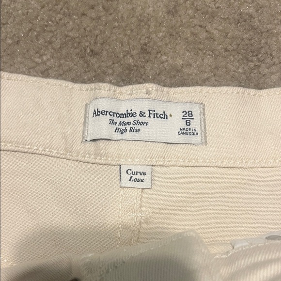 Abercrombie and Fitch High Rise Mom Short - Picture 2 of 5